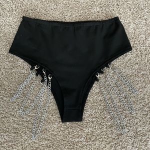 Chain bottoms